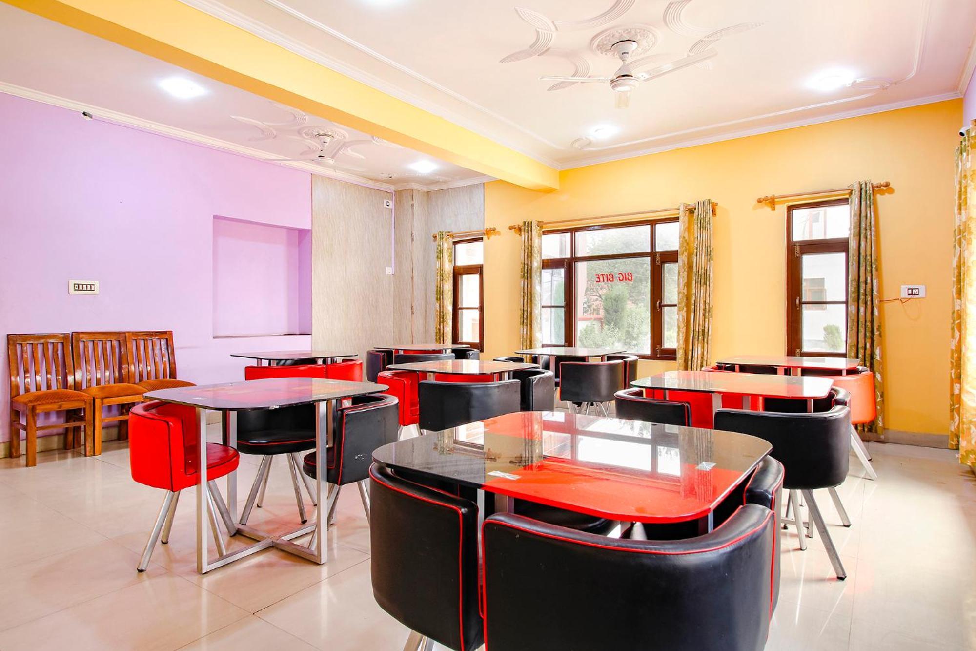 Fabhotel Grand Comforts Haidarpur Esterno foto