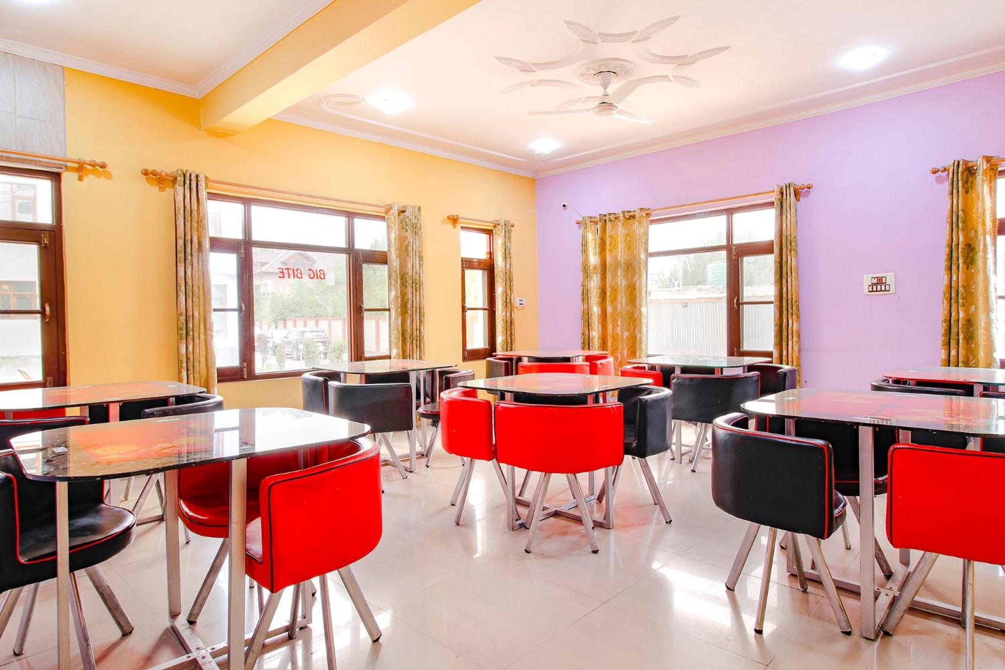 Fabhotel Grand Comforts Haidarpur Esterno foto