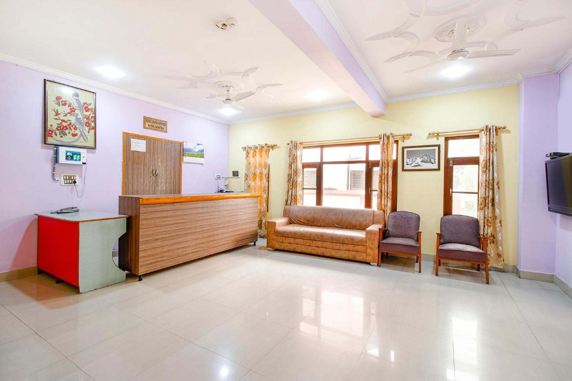 Fabhotel Grand Comforts Haidarpur Esterno foto