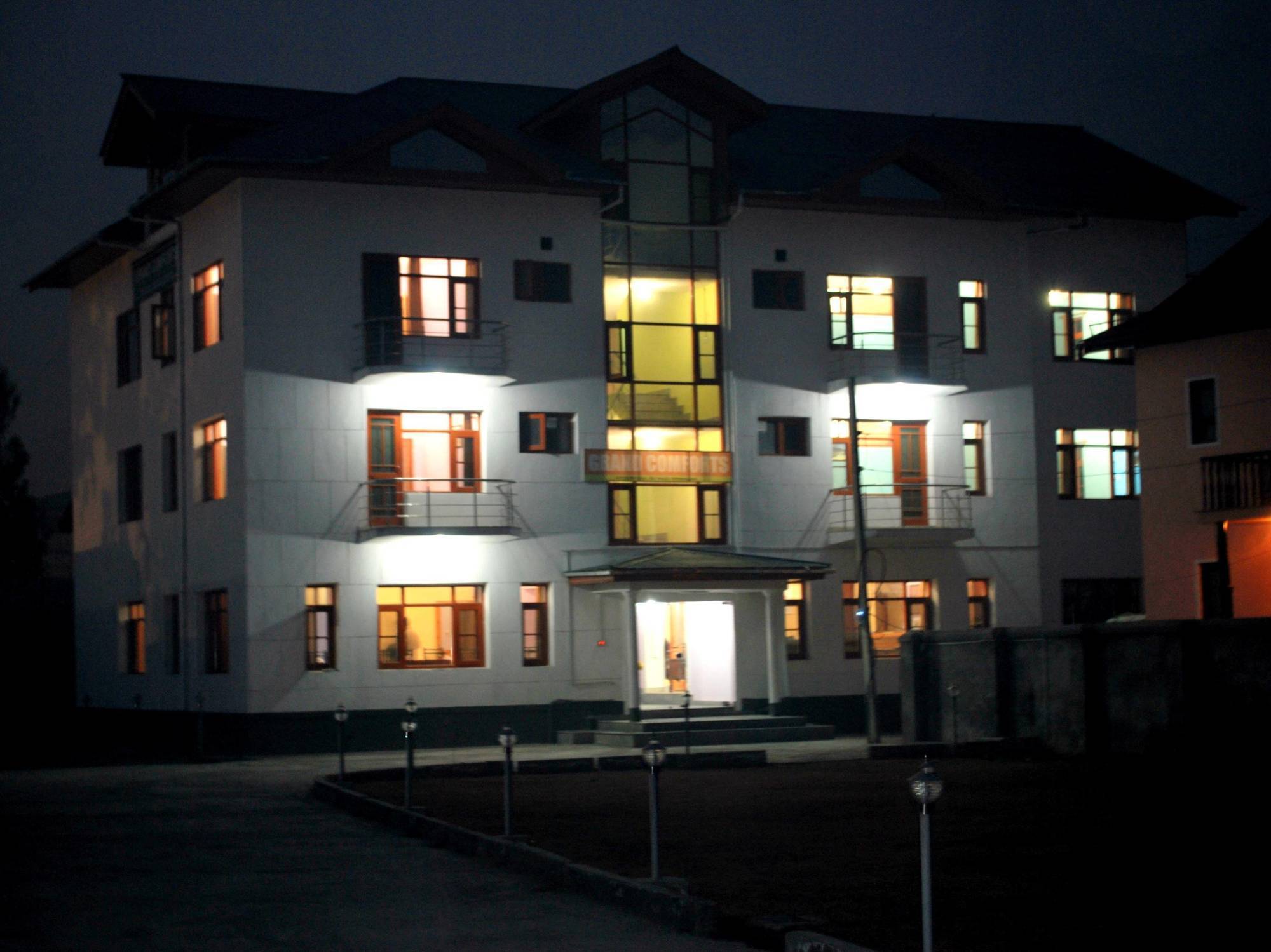Fabhotel Grand Comforts Haidarpur Esterno foto
